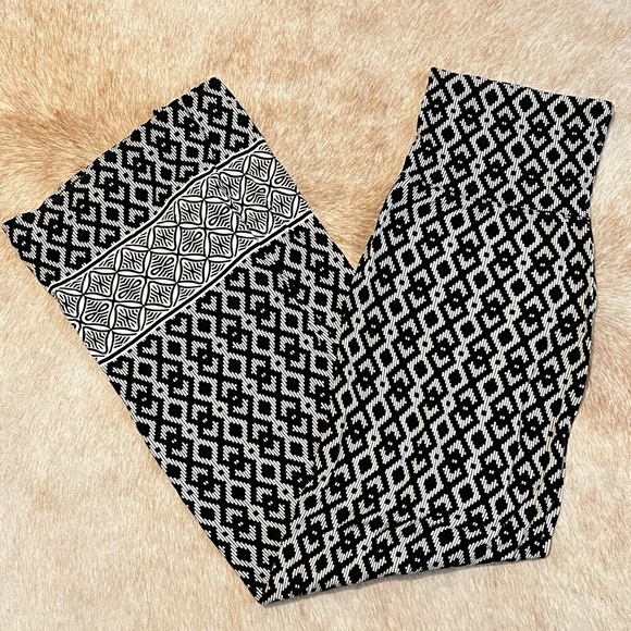 Black and White print Maxi Skirt - Picture 3 of 6